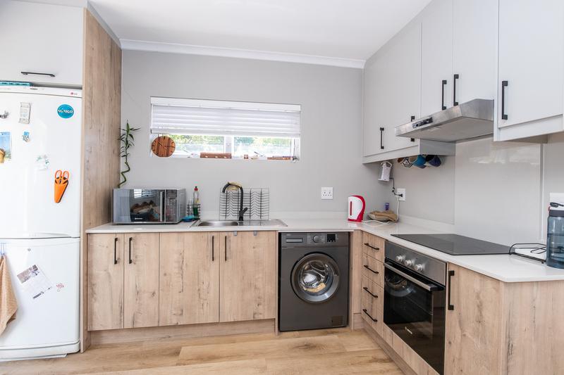 To Let 1 Bedroom Property for Rent in Meadowridge Western Cape
